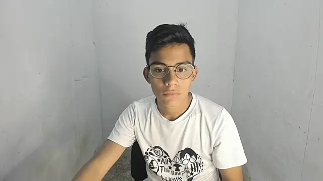 Snapshot of Deivi_colins_23 chatting on 10-25-25, 11:54 Deivi colins 23 online show from 10-25-25, 11:54
