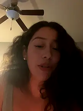 Snapshot of wettt188 chatting on 10-18-25, 09:21 wettt188 online show from 10-18-25, 09:21