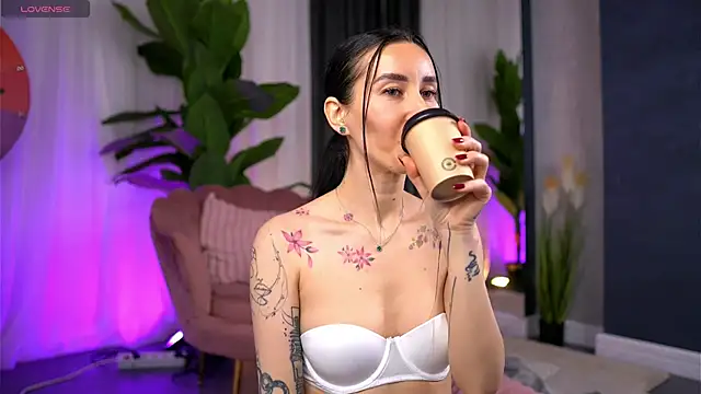 SerenaVelour online show from 10-23-25, 10:03