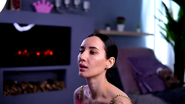 SerenaVelour online show from 12-14-25, 09:08