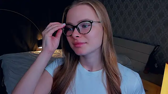 LibbyVenzeio online show from 10-23-25, 07:07