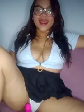 Snapshot of loren_g08 chatting on 11-26-25, 05:41 loren g08 online show from 11-26-25, 05:41