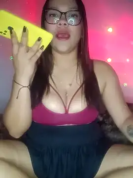 Snapshot of loren_g08 chatting on 12-05-25, 04:21 loren g08 online show from 12-05-25, 04:21