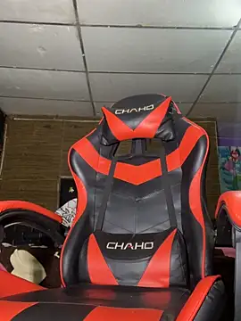 Snapshot of alessandro290 chatting on 11-14-25, 05:06 alessandro290 online show from 11-14-25, 05:06