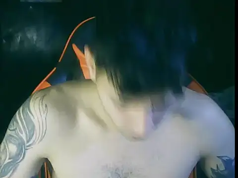 Snapshot of alessandro290 chatting on 12-14-25, 07:29 alessandro290 online show from 12-14-25, 07:29