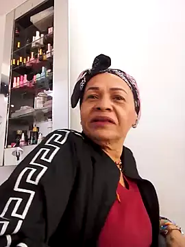 Snapshot of Jarleylakatire chatting on 10-28-25, 04:53 Jarleylakatire online show from 10-28-25, 04:53