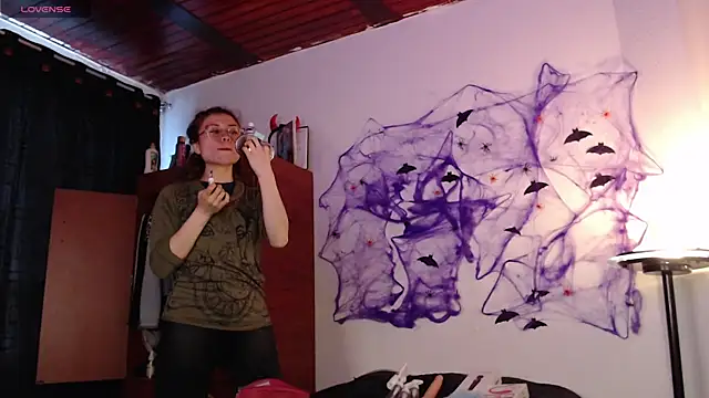 Snapshot of Alessandra_Shayk666 chatting on 10-21-25, 08:53 Alessandra Shayk666 online show from 10-21-25, 08:53