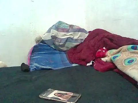 Snapshot of feetbooy chatting on 10-29-25, 07:59 feetbooy online show from 10-29-25, 07:59