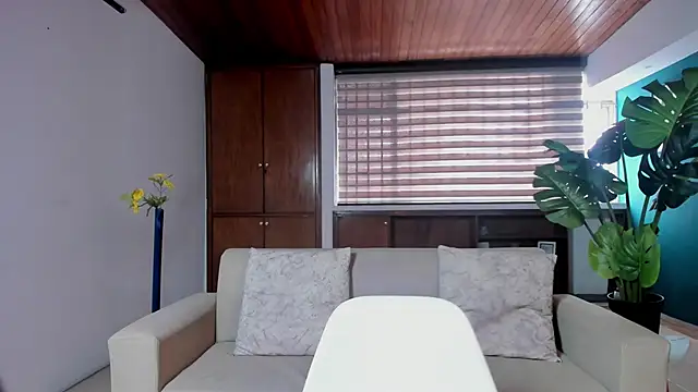 VenusCooper online show from 01-10-26, 07:04