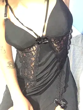 Snapshot of deby_03 chatting on 10-31-25, 11:28 deby 03 online show from 10-31-25, 11:28