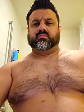 Roddog18 online show from 12-17-25, 05:57