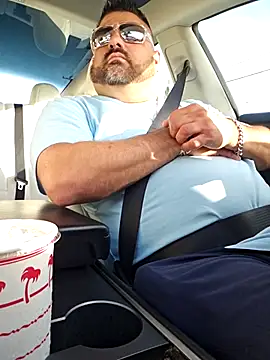 Roddog18 online show from 12-17-25, 10:49