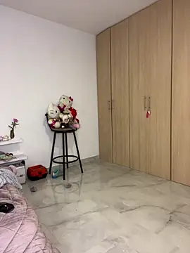 Zoe riivas online show from 10-11-25, 10:47