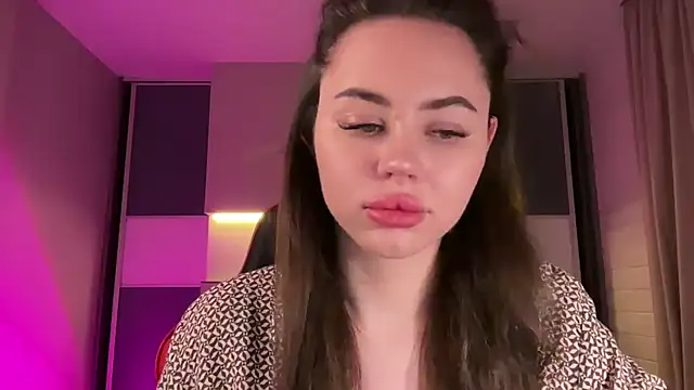 AlmaryKim online show from 02-10-25, 06:56