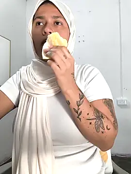 Nadia hasbun online show from 12-13-25, 10:04