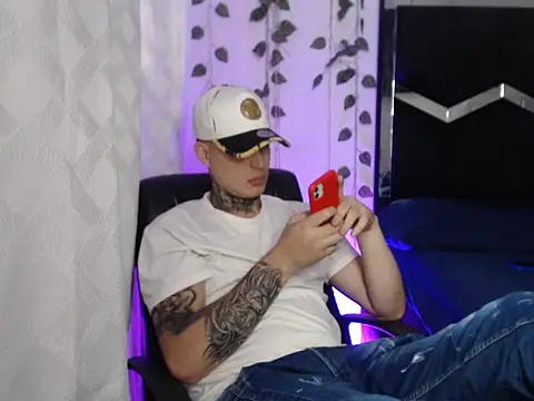 Snapshot of monster_Dickdr chatting on 10-08-25, 09:23 monster Dickdr online show from 10-08-25, 09:23