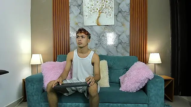 VERY HOT GUYS online show from 02-16-26, 01:18