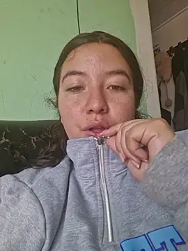 annyaparis online show from 10-19-25, 04:18