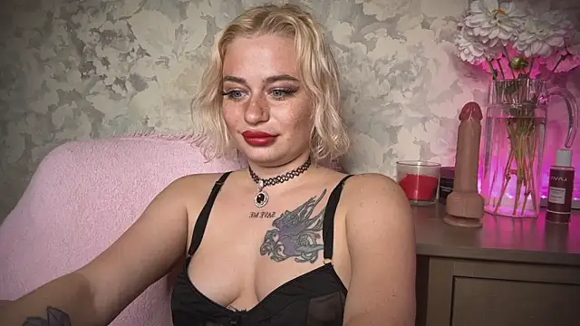 Snapshot of angelalicehell chatting on 10-01-25, 08:09 angelalicehell online show from 10-01-25, 08:09