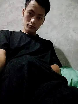 Snapshot of Uh-em95 chatting on 10-01-25, 11:44 Uh-em95 online show from 10-01-25, 11:44