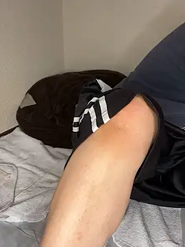 Snapshot of kumatan3434 chatting on 10-10-25, 01:10 kumatan3434 online show from 10-10-25, 01:10