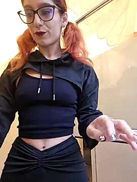 YuriXo online show from 10-22-25, 02:50