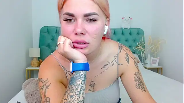 Snapshot of Naughty_kittyy1 chatting on 10-05-25, 07:45 Naughty kittyy1 online show from 10-05-25, 07:45