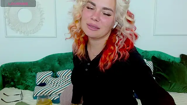 Snapshot of Naughty_kittyy1 chatting on 10-11-25, 07:56 Naughty kittyy1 online show from 10-11-25, 07:56