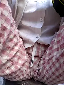 Snapshot of Bum_538 chatting on 11-15-25, 09:06 Bum 538 online show from 11-15-25, 09:06