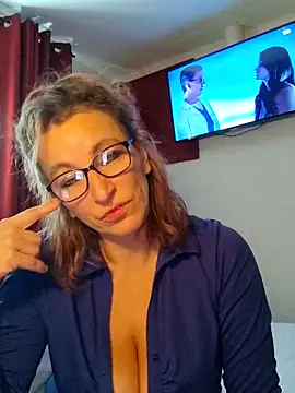 Fifi83Bell online show from 12-17-25, 12:44