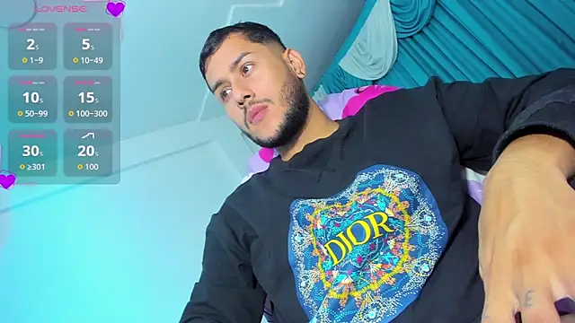 Hot Latino boy  online show from 10-17-25, 04:59