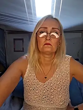 Jenny Blum online show from 12-01-25, 01:05