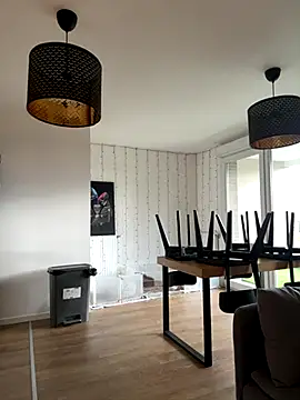 Snapshot of LaPetiteKim chatting on 10-28-25, 08:51 LaPetiteKim online show from 10-28-25, 08:51