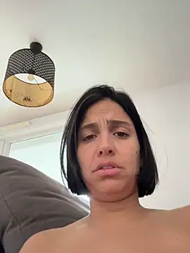 Snapshot of LaPetiteKim chatting on 10-29-25, 09:00 LaPetiteKim online show from 10-29-25, 09:00