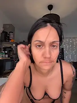 Snapshot of LaPetiteKim chatting on 12-04-25, 08:56 LaPetiteKim online show from 12-04-25, 08:56