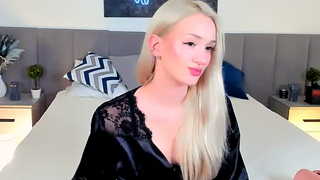 SugarWhisper online show from 11-25-25, 03:01