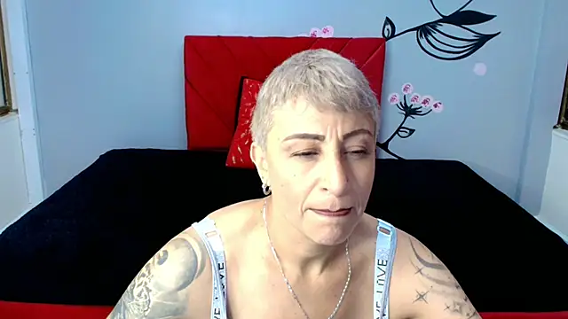 Snapshot of Charlotte__Gray chatting on 11-01-25, 12:18 Charlotte Gray online show from 11-01-25, 12:18