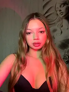 Snapshot of _Siennaaa_ chatting on 10-06-25, 07:44 Siennaaa online show from 10-06-25, 07:44