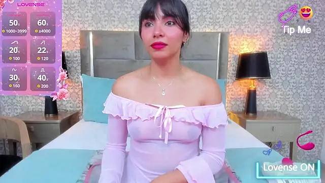 Snapshot of KoralBlum chatting on 11-14-25, 01:59 KoralBlum online show from 11-14-25, 01:59