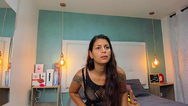 Snapshot of is_a_bell chatting on 10-12-25, 01:54 is a bell online show from 10-12-25, 01:54