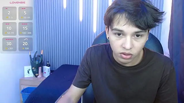 Snapshot of StiwenTwink chatting on 06-27-26, 01:39 StiwenTwink online show from 06-27-26, 01:39