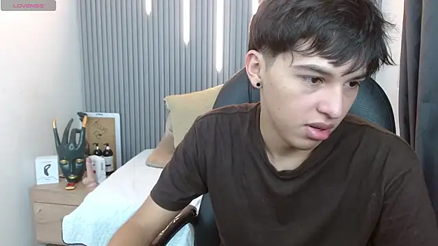 Snapshot of StiwenTwink chatting on 07-02-26, 01:06 StiwenTwink online show from 07-02-26, 01:06