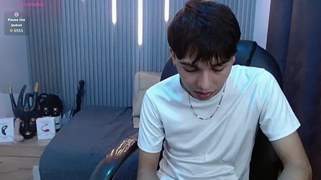 Snapshot of StiwenTwink chatting on 07-22-26, 04:21 StiwenTwink online show from 07-22-26, 04:21