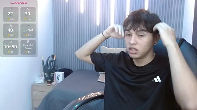 Snapshot of StiwenTwink chatting on 07-25-26, 01:41 StiwenTwink online show from 07-25-26, 01:41