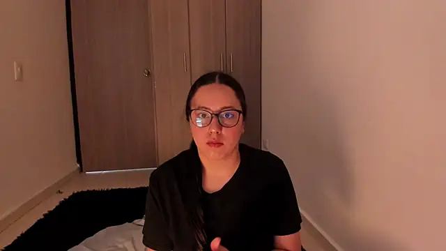 Venus cat  online show from 10-06-25, 07:33