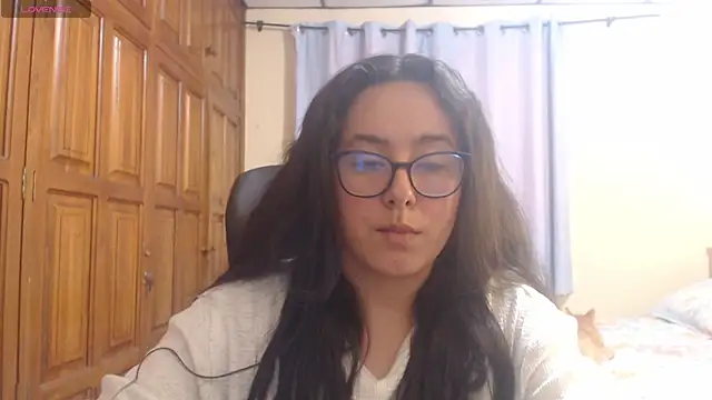 Venus cat  online show from 12-20-25, 05:03