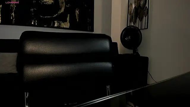 EmilyJohnsonX1 online show from 12-04-25, 03:16