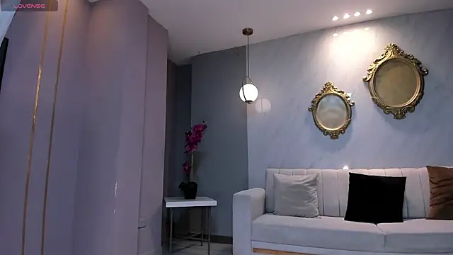 EmilyJohnsonX1 online show from 12-19-25, 01:29