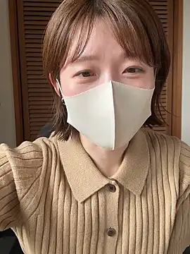 momo yuipu online show from 10-16-25, 12:55