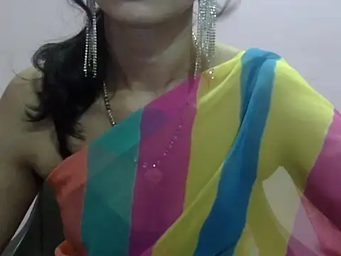 Snapshot of Laila_Cute chatting on 07-01-26, 02:40 Laila Cute online show from 07-01-26, 02:40